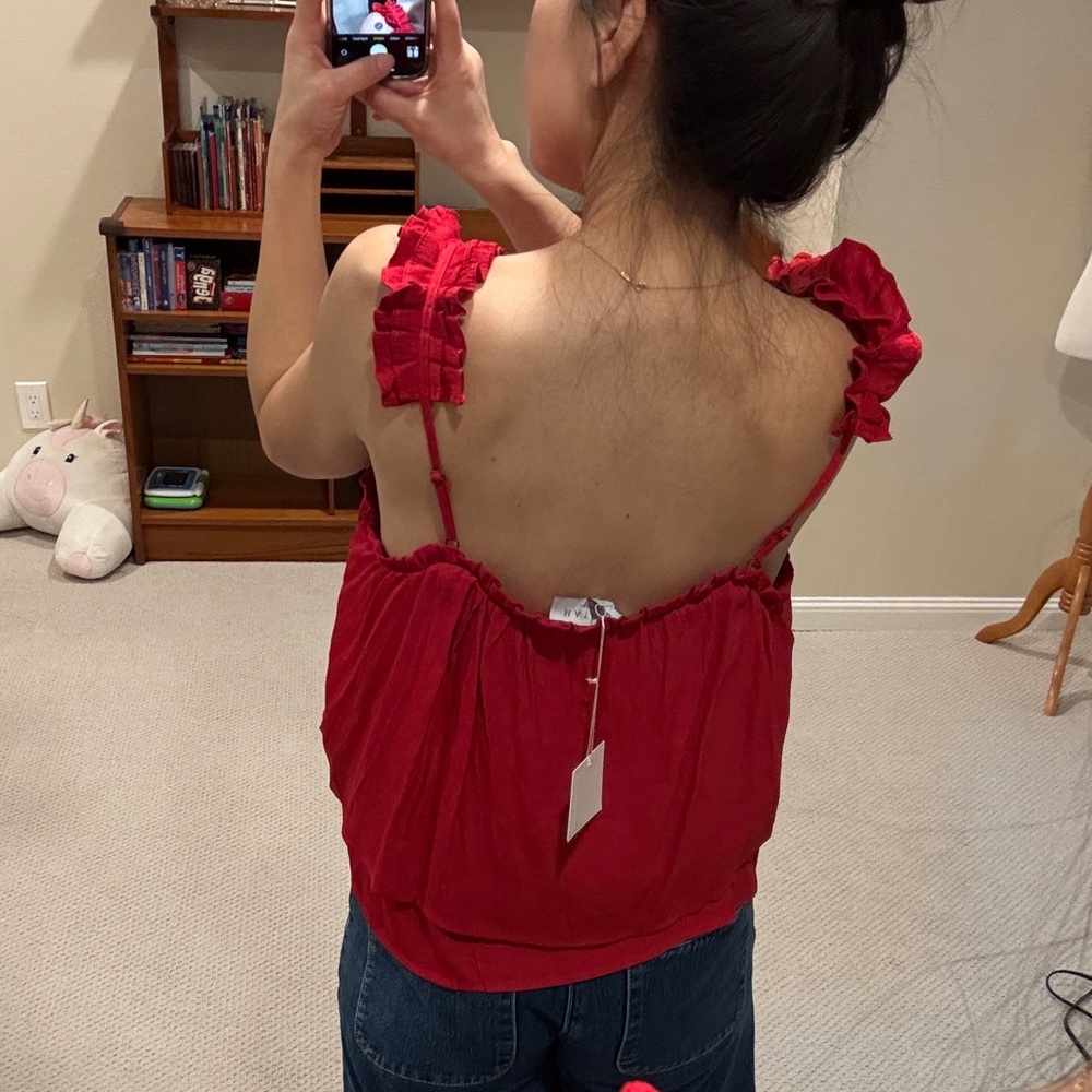 NWT! Hayden Red Ruffled Top - Picture 5 of 12